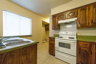 9661 Limestone Dr, Dallas, TX 75217 - Photo 2