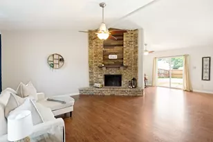 1322 Crestview Dr, Allen, TX 75002 - Photo 2