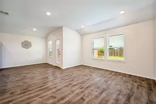 905 English Dr, Aubrey, TX 76227 - Photo 10