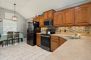 1655 Wildflower Dr, Waxahachie, TX 75165 - Photo 4