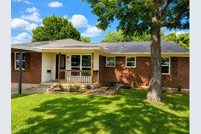 826 Harbor Drive, Lewisville, TX 75057 - Photo 2