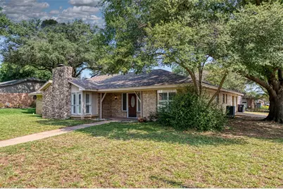 4501 Trowbridge Drive, Arlington, TX 76013 - Photo 2