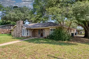 4501 Trowbridge Dr, Arlington, TX 76013 - Photo 2