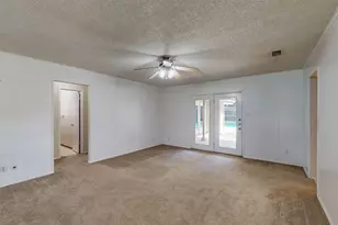 4501 Trowbridge Dr, Arlington, TX 76013 - Photo 10