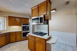 4501 Trowbridge Dr, Arlington, TX 76013 - Photo 16