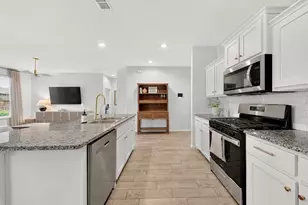 8605 Mirror Lk Dr, Fort Worth, TX 76179 - Photo 10