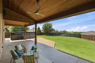 5700 Waterford Ln, McKinney, TX 75071 - Photo 2