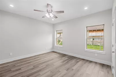 106 N Lackey Street, Tom Bean, TX 75489 - Photo 14