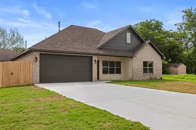 106 N Lackey Street, Tom Bean, TX 75489 - Photo 2