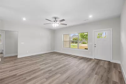 106 N Lackey Street, Tom Bean, TX 75489 - Photo 8