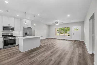 106 N Lackey Street, Tom Bean, TX 75489 - Photo 6