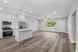 106 N Lackey St, Tom Bean, TX 75489 - Photo 6