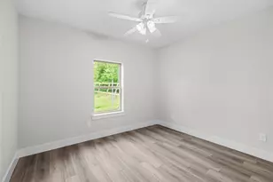 106 N Lackey St, Tom Bean, TX 75489 - Photo 16