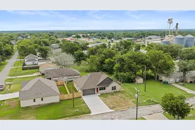 106 N Lackey Street, Tom Bean, TX 75489 - Photo 30