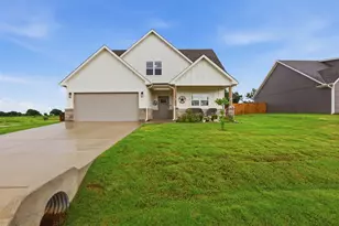 423 Red Bud Ln, Tolar, TX 76476 - Photo 30