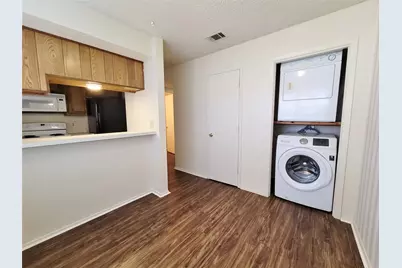 929 W Hickory Street #A8, Denton, TX 76201 - Photo 8
