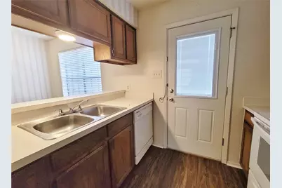 929 W Hickory Street #A8, Denton, TX 76201 - Photo 6