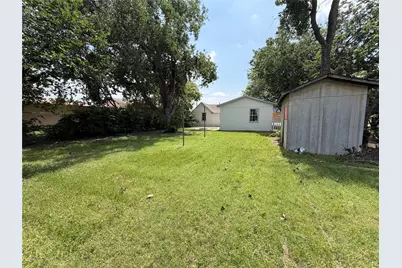 605 N Pine Street, Roanoke, TX 76262 - Photo 16