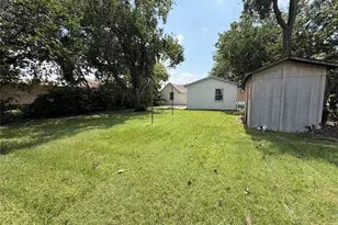605 N Pine St, Roanoke, TX 76262 - Photo 16