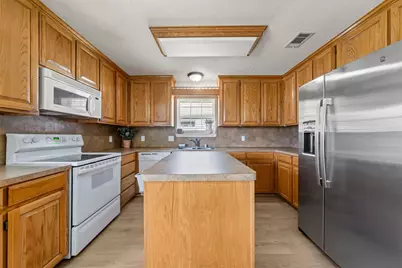 104 W Jade Drive, Hewitt, TX 76643 - Photo 6