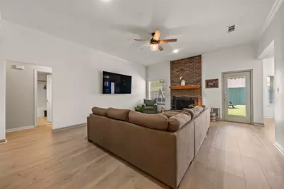 104 W Jade Drive, Hewitt, TX 76643 - Photo 2