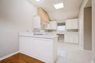 520 Chateau Ct, Denton, TX 76209 - Photo 10