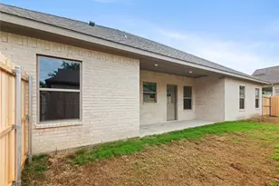 209 W Bonham St, Tom Bean, TX 75489 - Photo 24