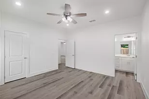 209 W Bonham St, Tom Bean, TX 75489 - Photo 14