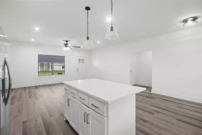 209 W Bonham Street, Tom Bean, TX 75489 - Photo 12