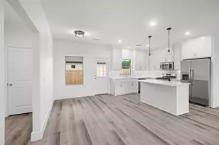 209 W Bonham St, Tom Bean, TX 75489 - Photo 8