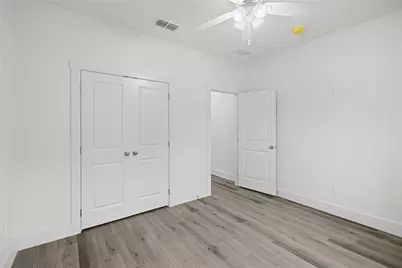 209 W Bonham Street, Tom Bean, TX 75489 - Photo 18