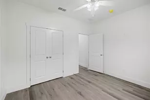 209 W Bonham St, Tom Bean, TX 75489 - Photo 18