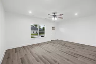 209 W Bonham St, Tom Bean, TX 75489 - Photo 6