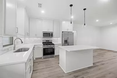 209 W Bonham Street, Tom Bean, TX 75489 - Photo 10