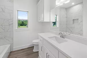 209 W Bonham St, Tom Bean, TX 75489 - Photo 20