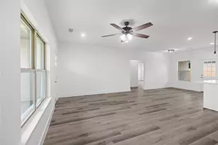 209 W Bonham St, Tom Bean, TX 75489 - Photo 6