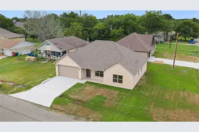209 W Bonham Street, Tom Bean, TX 75489 - Photo 28