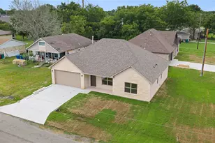 209 W Bonham St, Tom Bean, TX 75489 - Photo 28