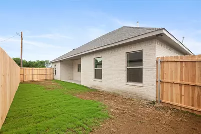 209 W Bonham Street, Tom Bean, TX 75489 - Photo 26