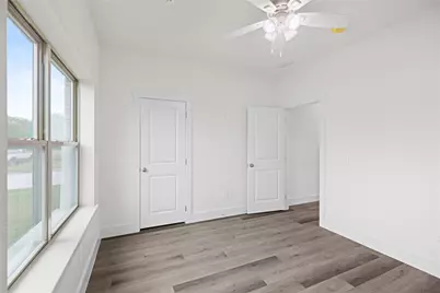 209 W Bonham Street, Tom Bean, TX 75489 - Photo 20