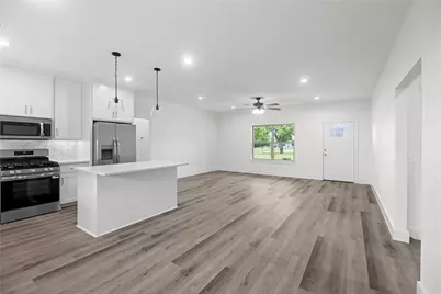 209 W Bonham Street, Tom Bean, TX 75489 - Photo 8