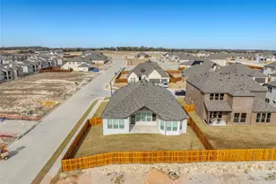 2822 Dolomite Dr, Sherman, TX 75092 - Photo 4