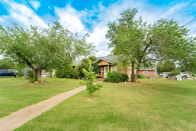1211 W Hullum Street, Breckenridge, TX 76424 - Photo 1