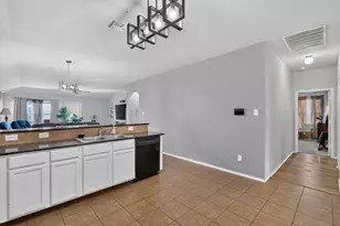 1731 Overlook Dr, Lancaster, TX 75146 - Photo 8