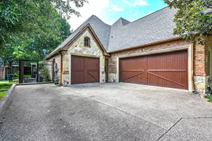 910 Belclaire Cir, Cedar Hill, TX 75104 - Photo 4