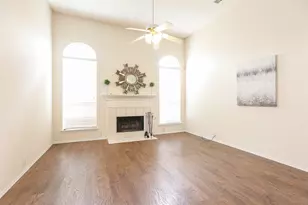 206 Howley Ct, Irving, TX 75063 - Photo 2