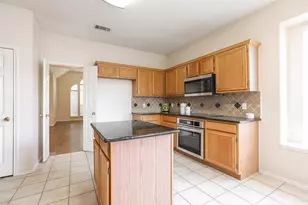 206 Howley Ct, Irving, TX 75063 - Photo 8