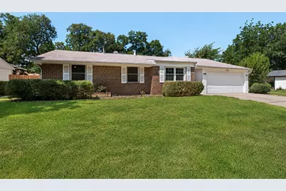 1410 Carswell Terrace, Arlington, TX 76010 - Photo 1