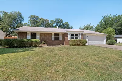 1410 Carswell Terrace, Arlington, TX 76010 - Photo 1