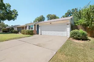 1410 Carswell Terrace, Arlington, TX 76010 - Photo 24